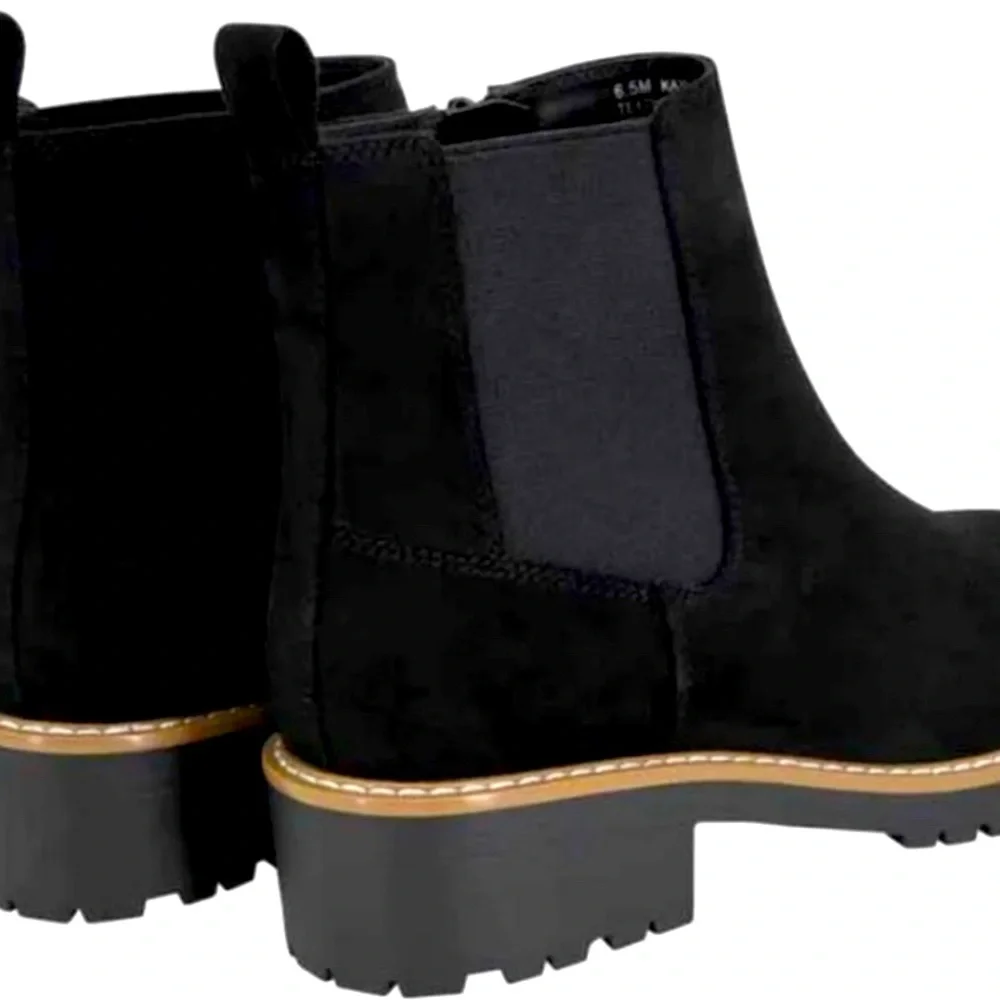 KENSIE BLACK CHELSEA BOOTS! - Picture 3 of 6
